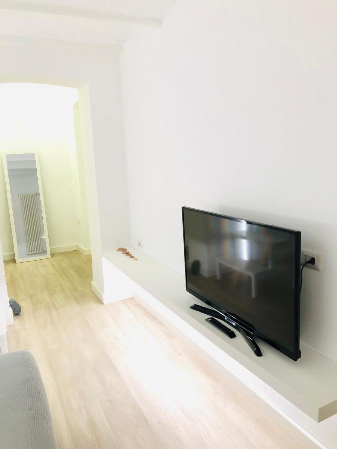 Apartment Vsg25 Nel Centro Di Кальярі Екстер'єр фото