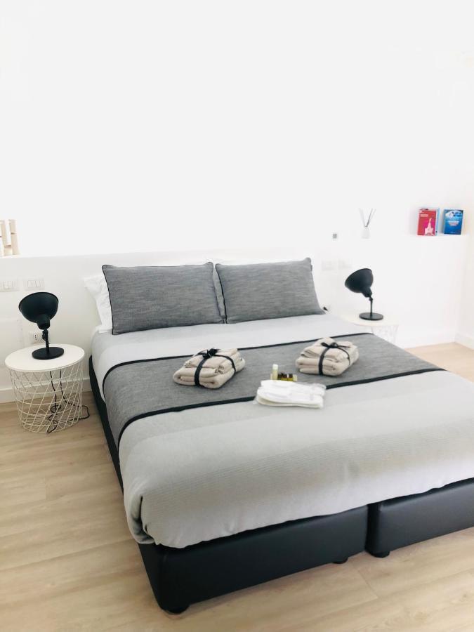 Apartment Vsg25 Nel Centro Di Кальярі Екстер'єр фото